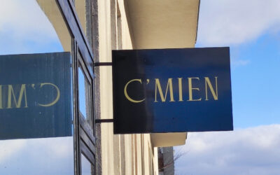 Jakie cechy powinna mieć skuteczna reklama z tworzyw sztucznych?